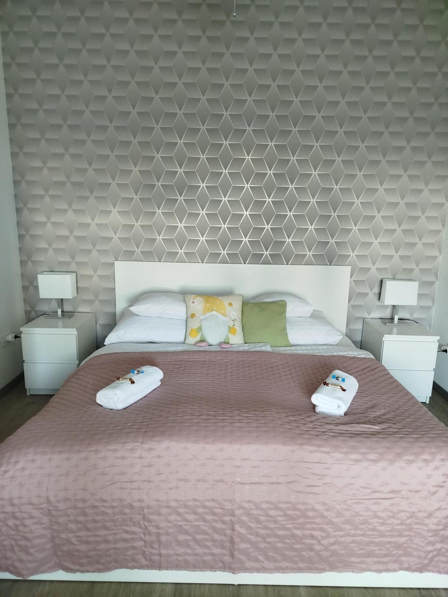 Lady Mabel'S Apartment Near To Arena, Puskas Stadion And City Park, With Guarded Parking Place Boedapest Buitenkant foto